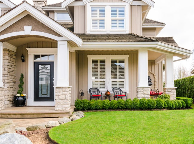 Paint and Decor: How to Spruce Up the Outside of Your Home Business