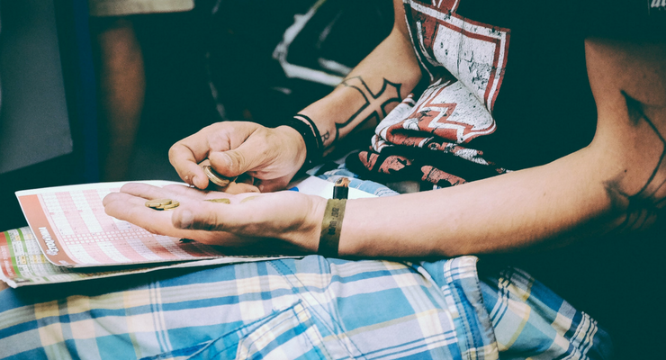 4 Simple Ways College Students Can Make a Little Extra Money