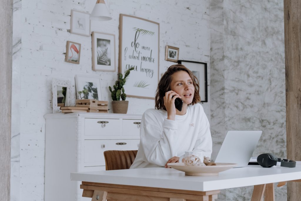 grow your business: woman entrepreneur on the phone