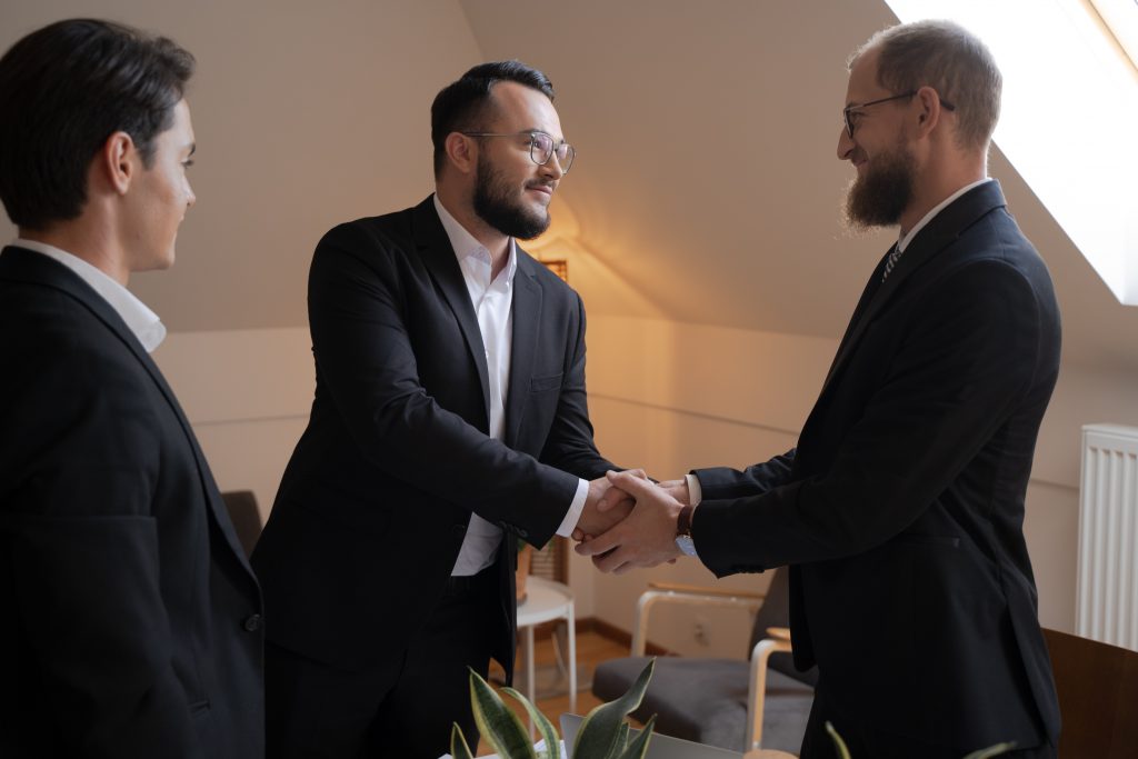 how to become a successful business leader