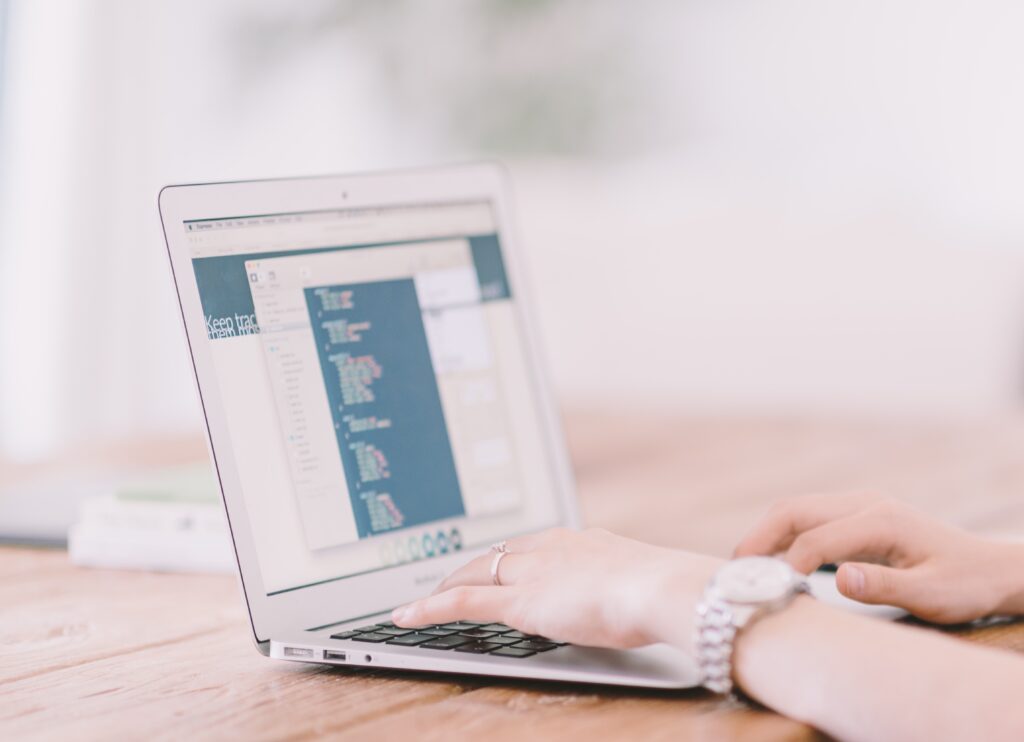 computer developer: low-code and no-code platforms 