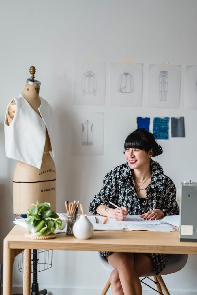 woman entrepreneur growing business
