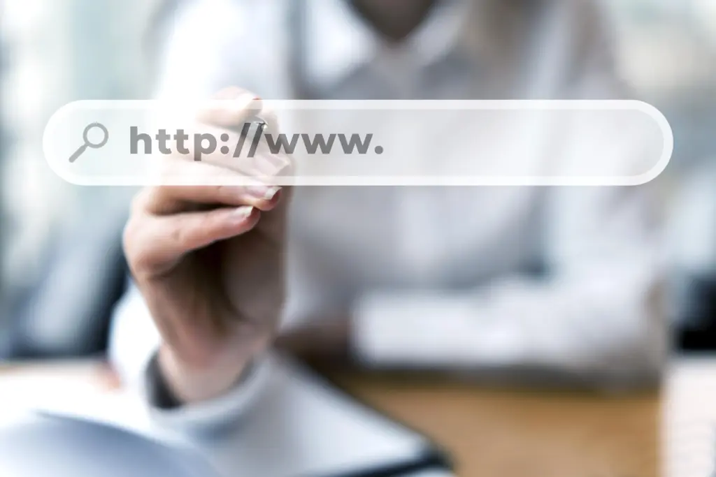 CHOOSE YOUR WEB HOSTING SMARTLY